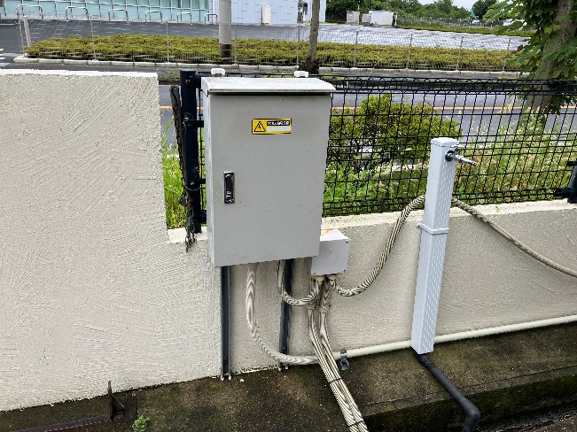 屋外に設置された電気設備